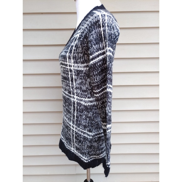 RESERVED. Black Plaid Sweater White - Picture 5 of 7